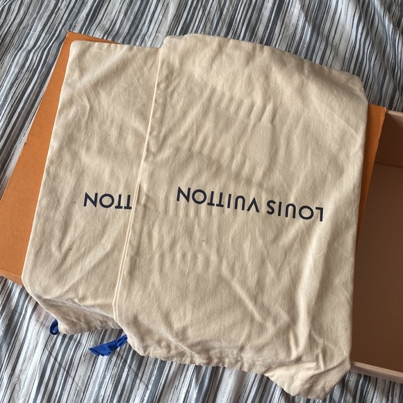 Louis Vuitton Run Away Sneakers size 11 only worn once still in great condition! - Picture 3 of 10